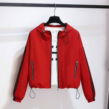 Дамско червено спортно яке с качулка, късо, висока талия, пролет 2026