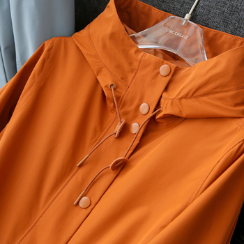 Женско леко ветроустойчиво яке с качулка за спорт на открито, пролет 2024, модел 001