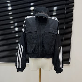 Дамско спортно яке с райета и бродерия, стойкова яка, свободен силует, къс модел за пролет и есен