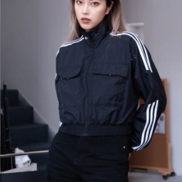 Дамско спортно яке с райета и бродерия, стойкова яка, свободен силует, къс модел за пролет и есен