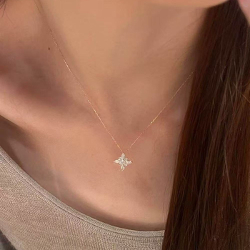 Ženska ogrlica s dijamantnooblikovim privjeskom, minimalistički dizajn, luksuzan lanac za elegantan dekolte