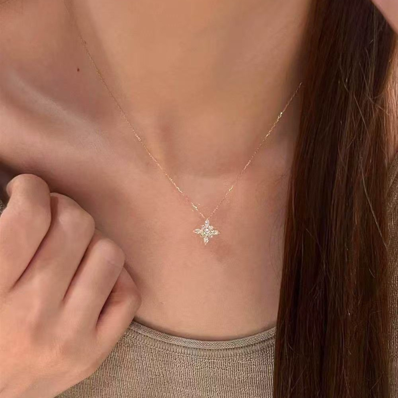 Ženska ogrlica s dijamantnooblikovim privjeskom, minimalistički dizajn, luksuzan lanac za elegantan dekolte