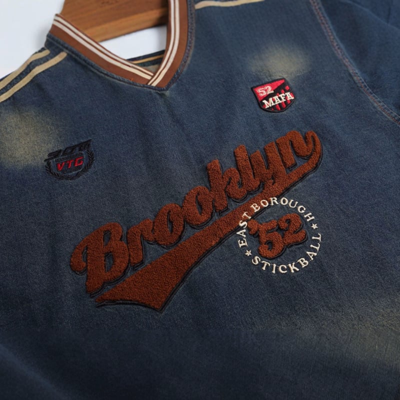 Унисекс американски ретро суитшърт от изтъркан деним с бродирани букви, V-образно деколте, свободна кройка