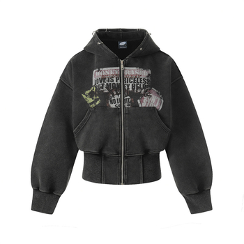 Unisex kapucnis cipzáros pulóver, vintage betűs mintával, cropped szabás, karcsú fazon, fém díszítéssel, tavasz 2026
