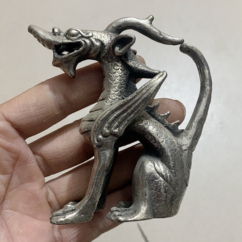 Antička figurica jednoroga za kućni dekor – metalna skulptura od legure