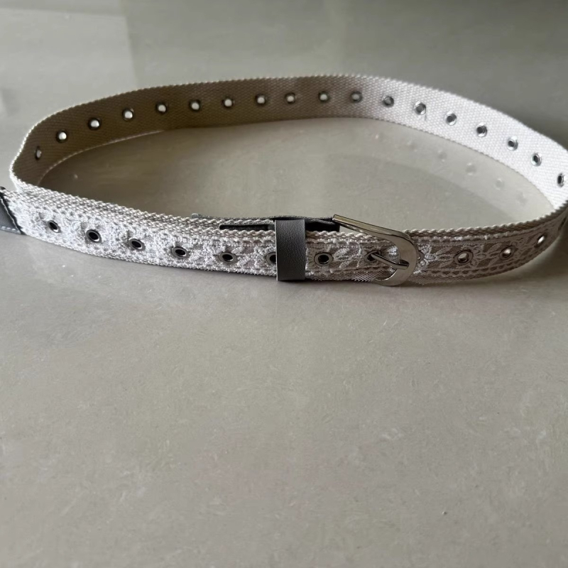 Čipkasti pojas s metalnom kopčom na iglu – vintage dekorativni pojas za traperice