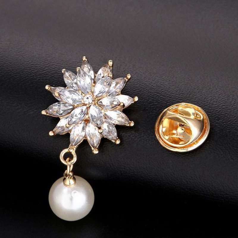 Japanski stil slatka večernja broš s pozlaćenim cirkonima, corsage od Snow Lotus i perli, butik dizajn, elegantan i rafiniran.