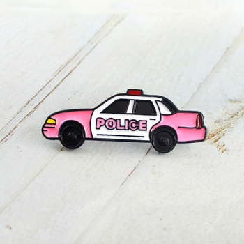 Ružičasta broš policijskog automobila, karikaturalni dizajn, za žene