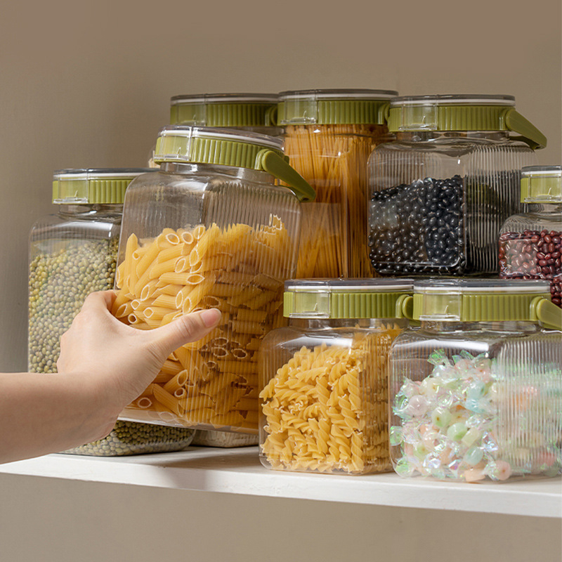 Съд за зърно със мерителна чашка – кухненски организатор за ориз, ечемик и други зърна (квадратен, 800-1000 ml)