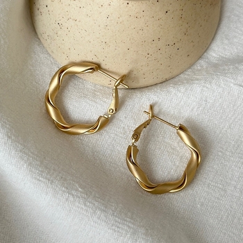 Francuski stil mat zlatni twist naušnice za žene – minimalistički dizajn, retro elegancija