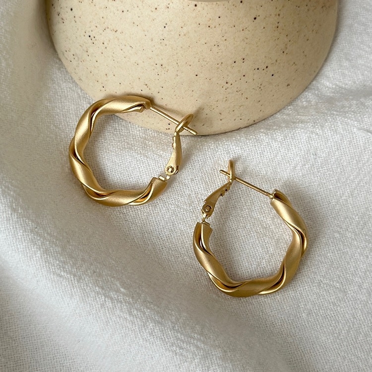 Francuski stil mat zlatni twist naušnice za žene – minimalistički dizajn, retro elegancija