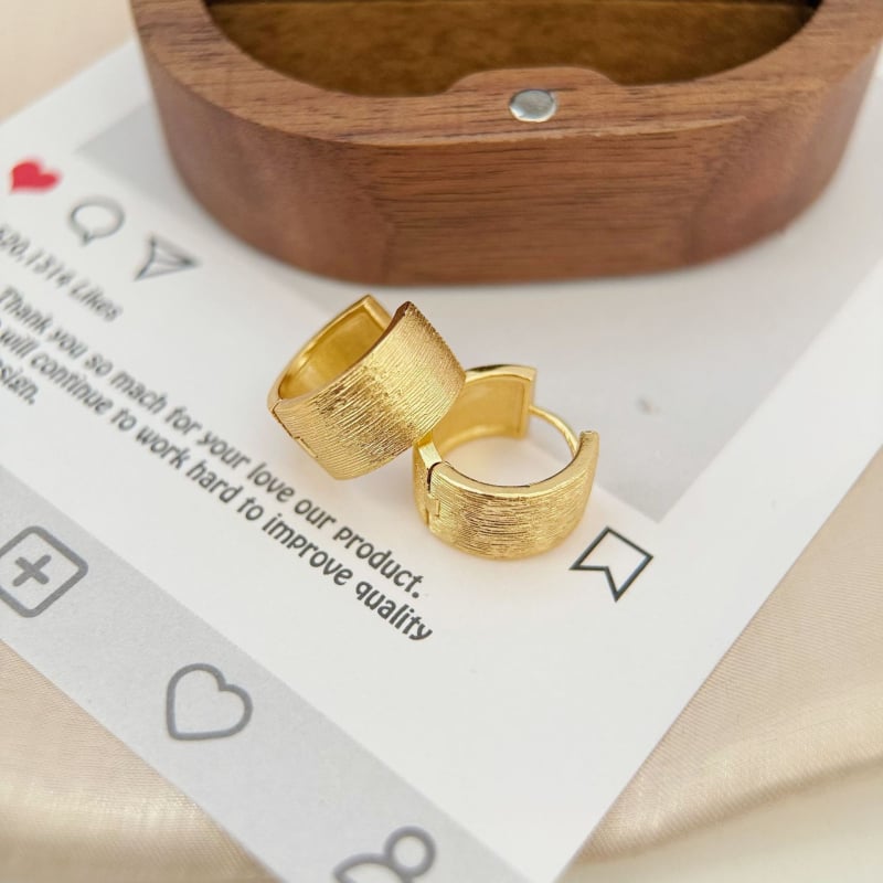 Aranyozott minimalist karikás fülbevalók