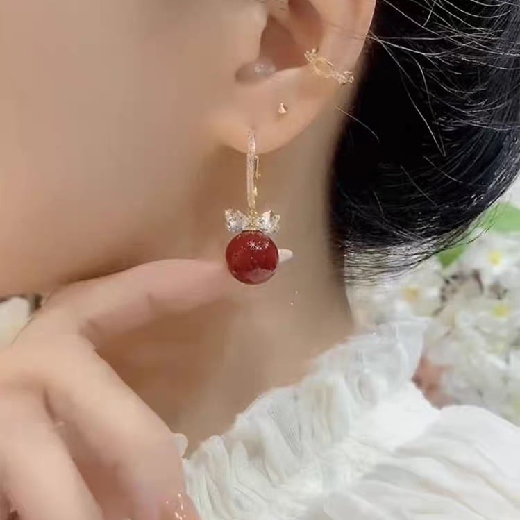 Γυναικείοι σκουλαρίκια με κόκκινα μαργαριτάρια – κομψά, πολυχρηστικά και υψηλής ποιότητας