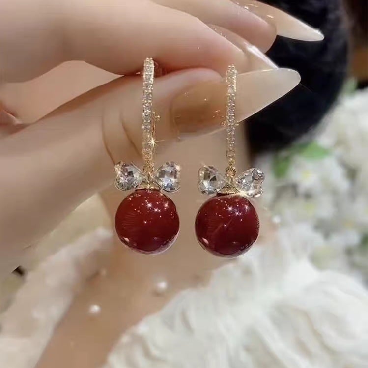 Γυναικείοι σκουλαρίκια με κόκκινα μαργαριτάρια – κομψά, πολυχρηστικά και υψηλής ποιότητας