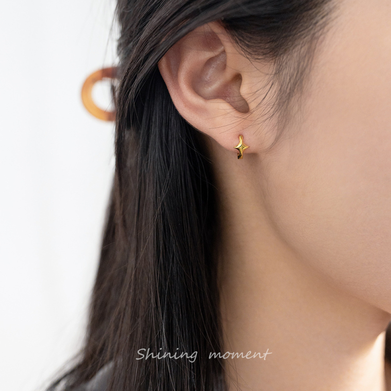 A'roch S925 Ασημένια Κορεατικού Στυλ Μινιμαλιστικά Σκουλαρίκια Με Αστέρα Τεσσάρων Ακρών Για Γυναίκες, Μοντέλο M05406
