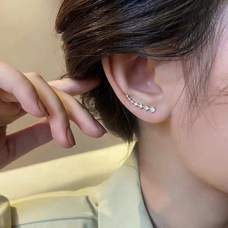 14K pozlaćene linearne naušnice s cirkonima – minimalističke i elegantne za žene