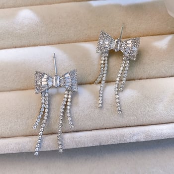 Öko-barátságos masni és bojt fülbevalók rézből és cirkóniummal, rövid fazon, elegáns nőknek