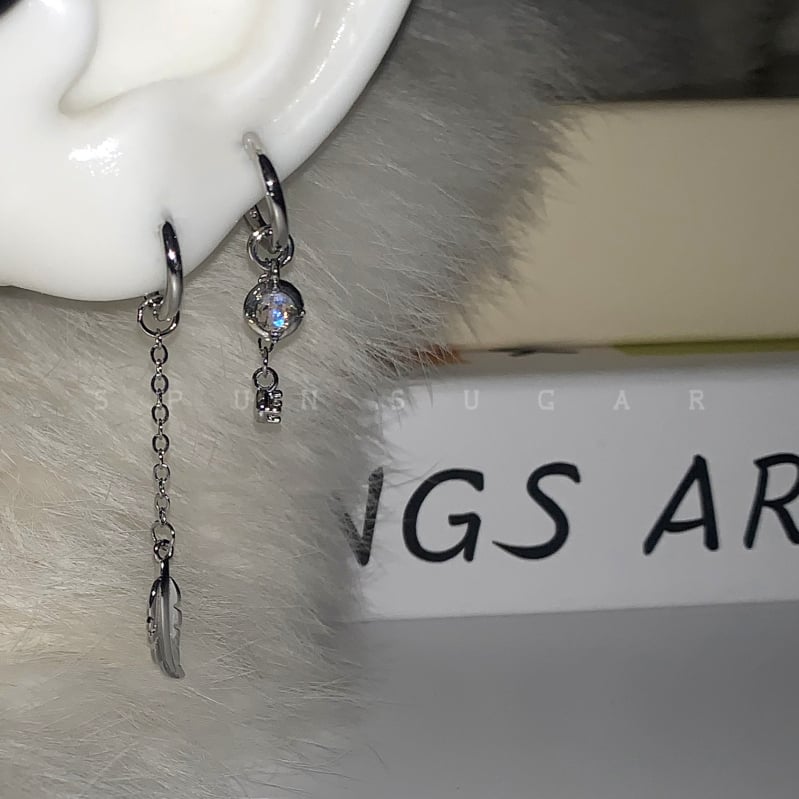 Ασύμμετρα κρεμαστά σκουλαρίκια φτερού με διπλές οπές στα αυτιά, πολύχρωμες υδάτινες σταγόνες, μακριά κομψά σκουλαρίκια για γυναίκες