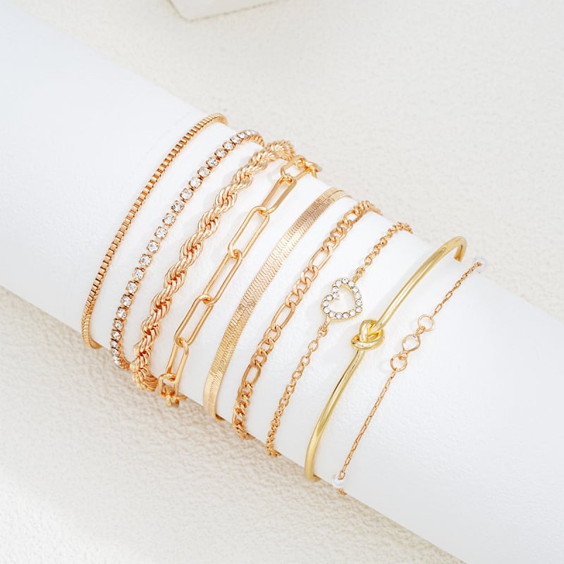 Σετ εννέα βραχιόλια με κόμπωση και στρας σε αλυσίδα – καρδιά και γεωμετρικά σχήματα, απλό, πολυχρηστικό γυναικείο κόσμημα