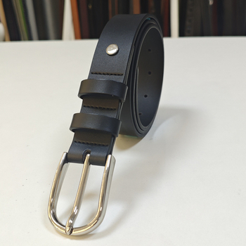 Ženski kaiš od prave kože s kopčom na pin – retro stil, vizualno izdužuje siluetu, minimalistički i svestran uz poslovne hlače