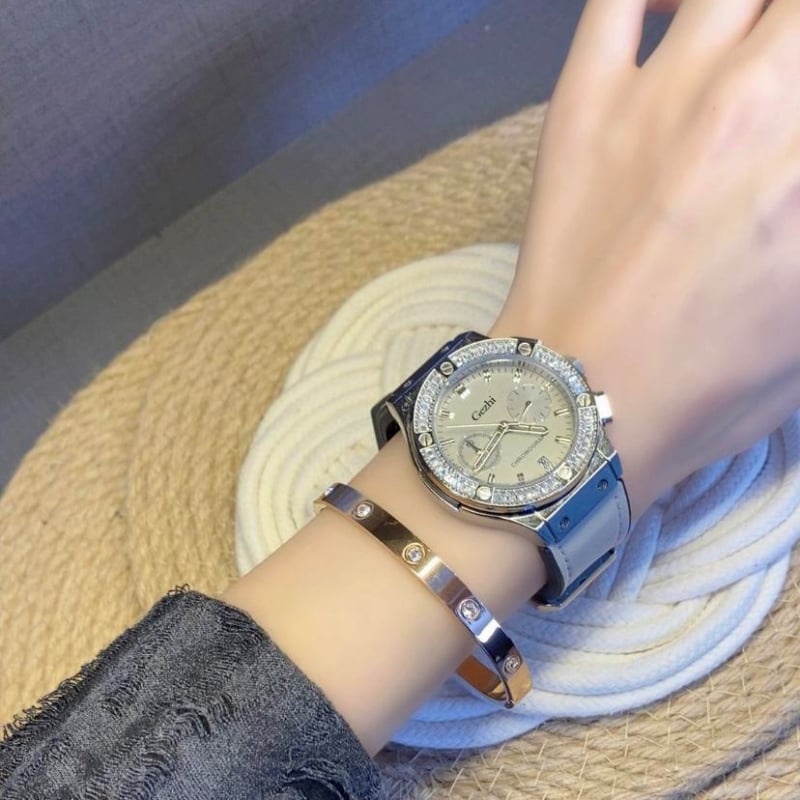 Дамски часовник Morandi сив с силиконов каишка, луксозен стил, универсален дизайн