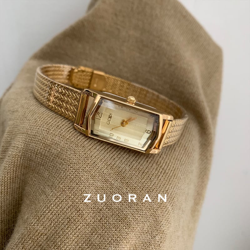 Gödel женски часовник с правоъгълен златист корпус и браслет с пшенични звена – ретро стил, лек лукс, елегантност