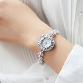 Дамски часовник на гривна, водоустойчив кварцов модел, елегантен и модерен, лек лукс