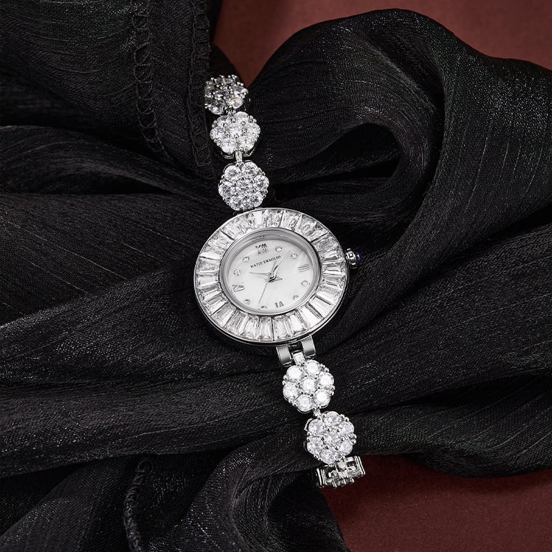 Дамски часовник на гривна, водоустойчив кварцов модел, елегантен и модерен, лек лукс