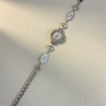 Мечтан балет: многоелементна бяла пеперудена огърлица с часовник, френски стил лукс, закопчаване лобстер, буквено диамантено акцент