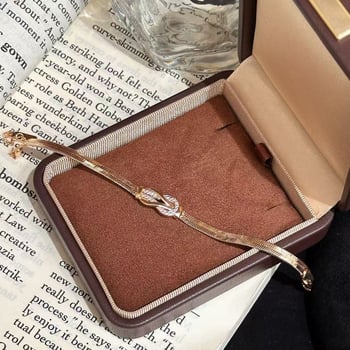 Μινιμαλιστικό βραχιόλι με αγκράφα σε σχήμα αλόγου – γαλλική κομψότητα, κλασικό στυλ, ελαφρύς πολυτελής πλεκτός σχεδιασμός