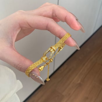 Γυναικείο βραχιόλι από χαλκό με επίχρυση επίστρωση και κούμπωμα σε σχήμα αλόγου – κομψός, πολυτελής σχεδιασμός