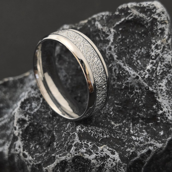 8 mm široki prsten od nehrđajućeg čelika s uzorkom karbonskih vlakana i teksturom mraza trave, personalizirani unisex prsten