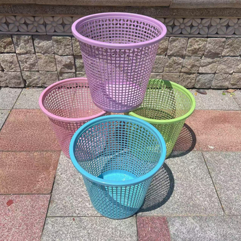 Ogromni otpadni koš s izrezbarenim dizajnom, otvoren na vrhu, pogodan za kuhinju, kupaonicu i ured