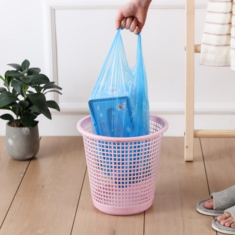 Plastični spremnik za otpatke s prorezima, bez poklopca, moderan minimalistički dizajn, pogodan za kuhinju i kupaonicu