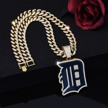 Muški privjesak za ogrlicu inspiriran bejzbol momčadi Detroit, potpuno dijamantno ukrašen, Cuban lanac, hip-hop stil, vrhunska kvaliteta