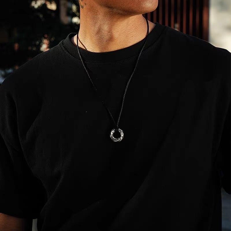 Muški lančić s privjeskom Möbiusov prsten, vintage retro stil