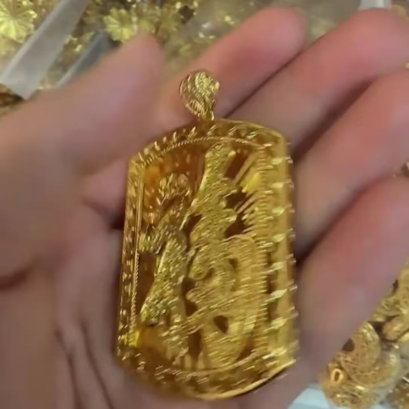 Viseći privjesak u pijesak-zlatnoj nijansi, etno vintage stil, unisex lanac