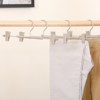 Μεταλλική κρεμάστρα παντελονιών με κλιπ φούστας JK