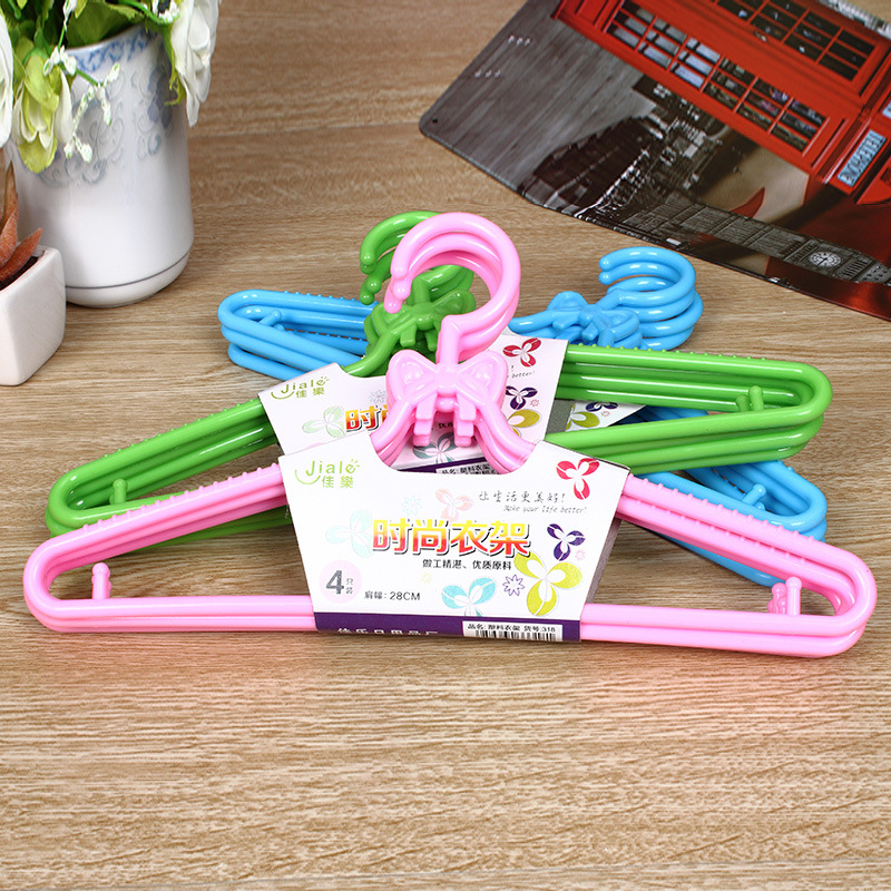 4 τεμάχια πλαστικές κρεμάστρες ρούχων με αντιολισθητική επιφάνεια, για στεγνά και βρεγμένα ρούχα, για παιδιά και μωρά