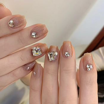 Кристали за маникюр със заострено дъно, малки подредени кристали, декорация циркон