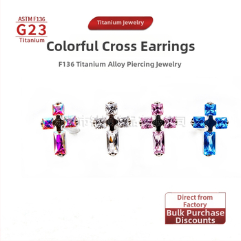 F136 titanová zliatina, viacfarebný kríž, vnútorný závit – náušnica do ucha