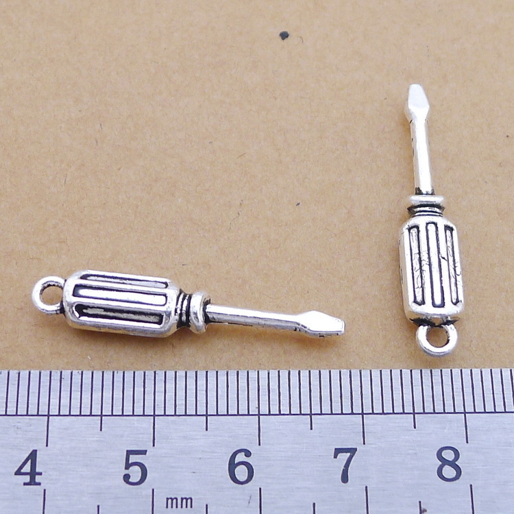 LY063 6x31mm legura privjesak odvijač u antiknom srebru, dijelovi za DIY nakit, 100 kom. u pakiranju, 1,8 g po komadu