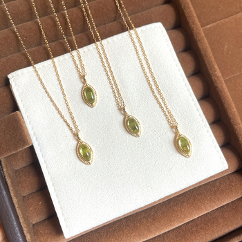 Ogrlica od srebra 925 sa zelenim ovalnim peridotom, retro elegantan dizajn, pozlaćeno srebro 14K, lanac za ključnicu