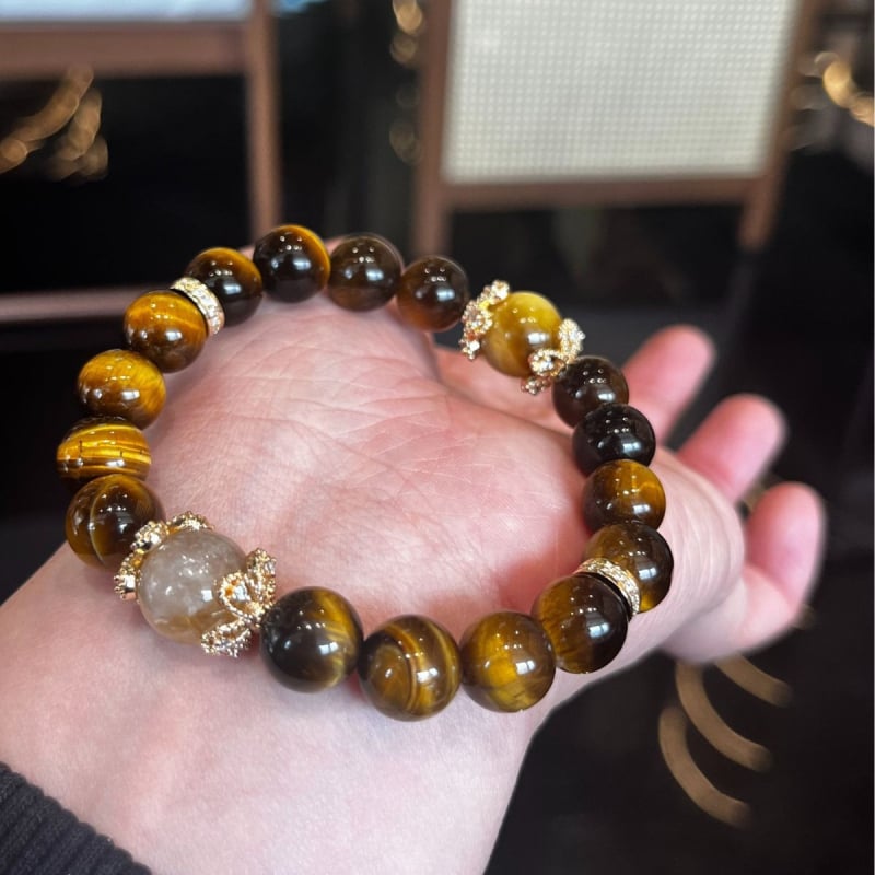 Žuto tigrovo oko narukvica – originalni dizajn, kristalna narukvica s zlatim gornjim perlom