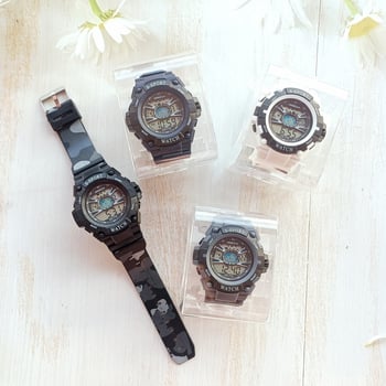 Камуфлажен електронен часовник за ученици с светещ дисплей и аларма – спортен стил