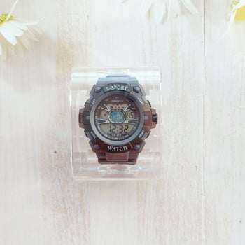 Камуфлажен електронен часовник за ученици с светещ дисплей и аларма – спортен стил