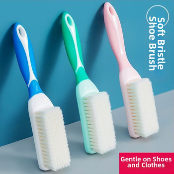 Мека четка за обувки и дрехи – издръжлива, многофункционална, щади повърхностите.