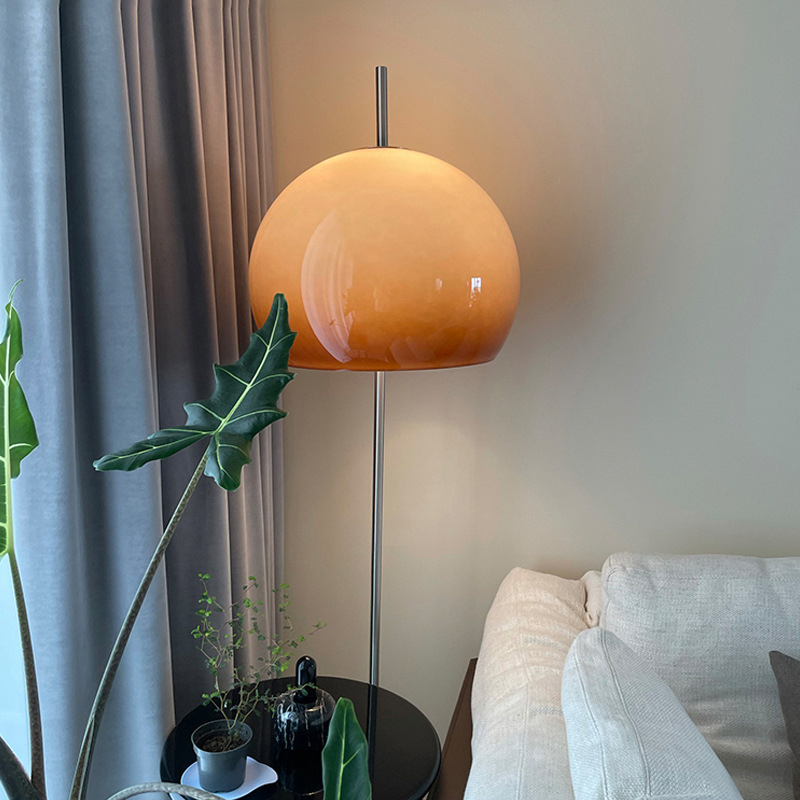 Stojacia lampa tvaru hríbika so sklenným tienidlo, retro Bauhaus štýl pre spálňu a obývaciu izbu