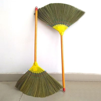 Metla od Miscanthus s 8 ojačanih klinova, gusto mekše dlačice, drvena drška, za kućnu upotrebu