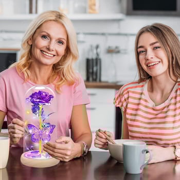 Διατηρημένο τριαντάφυλλο σε γυάλινο θόλο με πεταλούδα, ρομαντικό δώρο για την Ημέρα του Αγίου Βαλεντίνου και τη Γιορτή της Μητέρας